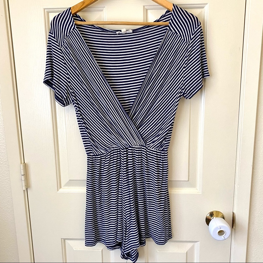 🍄 ROLLA COSTER Lightweight Blue & White Stripe V-Neck Romper